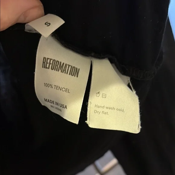 Reformation Black Cropped Top long sleeve small preloved thin lightweight - Picture 5 of 11